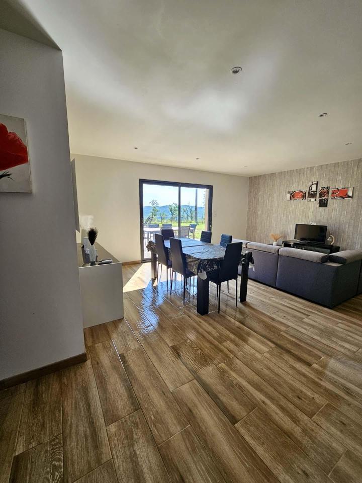 Travaux de réalisation d’un sol effet bois Sarlat-la-Canéda