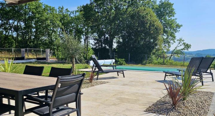 Réalisation d'un terrasse en pierre Sarlat-la-Canéda