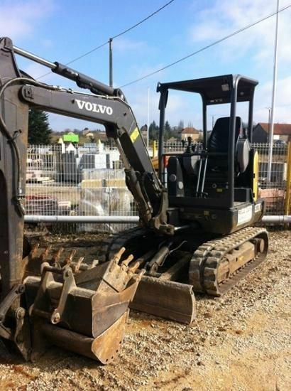 Mini-pelle n° 3 à Sarlat-la-Canéda