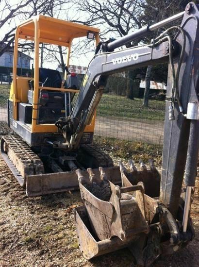 Mini-pelle n° 2 à Sarlat-la-Canéda